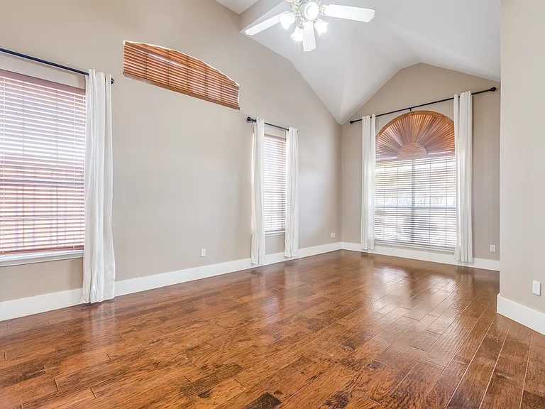 5857 Chatham Ln — Photo 15