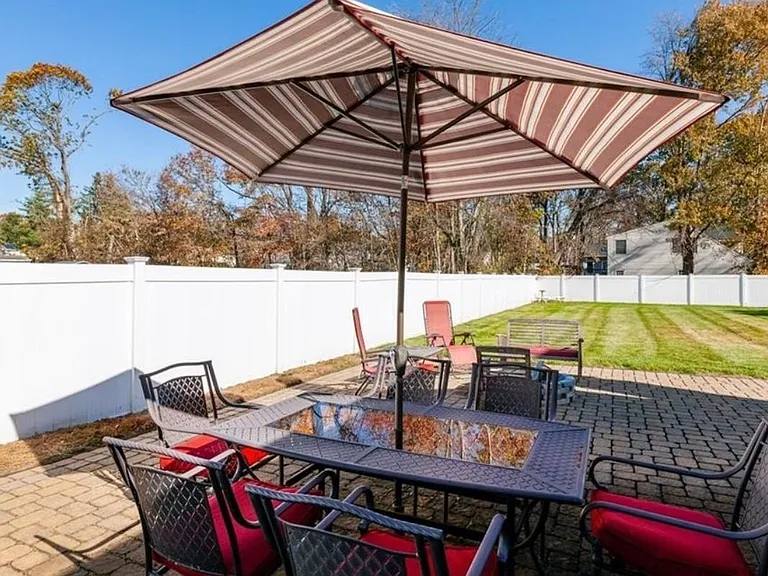 33 Peters Ln — Photo 37