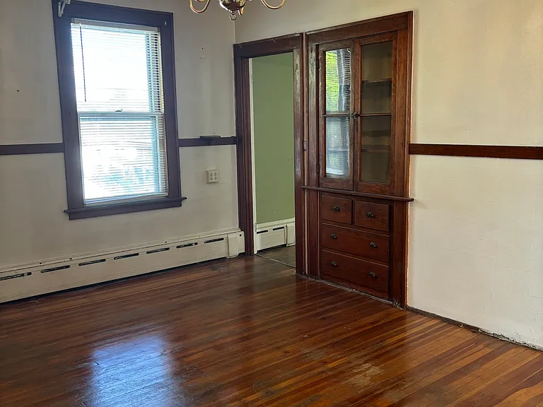 74 Roosevelt Ave — Photo 3