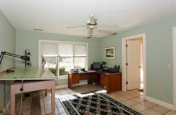 4th image of 5 Peninsula Dr
