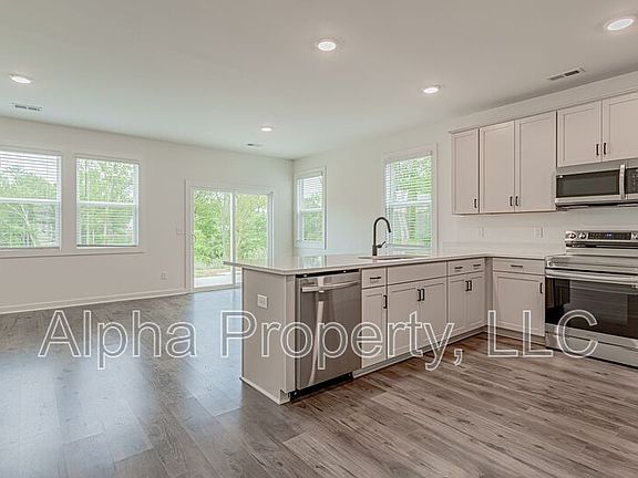5th image of 1226 Westgate Village Dr