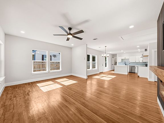 3rd image of 1319 Galloway Ave