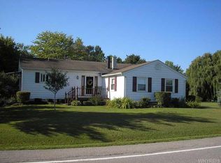 9658 Lake Rd, Barker, NY 14012