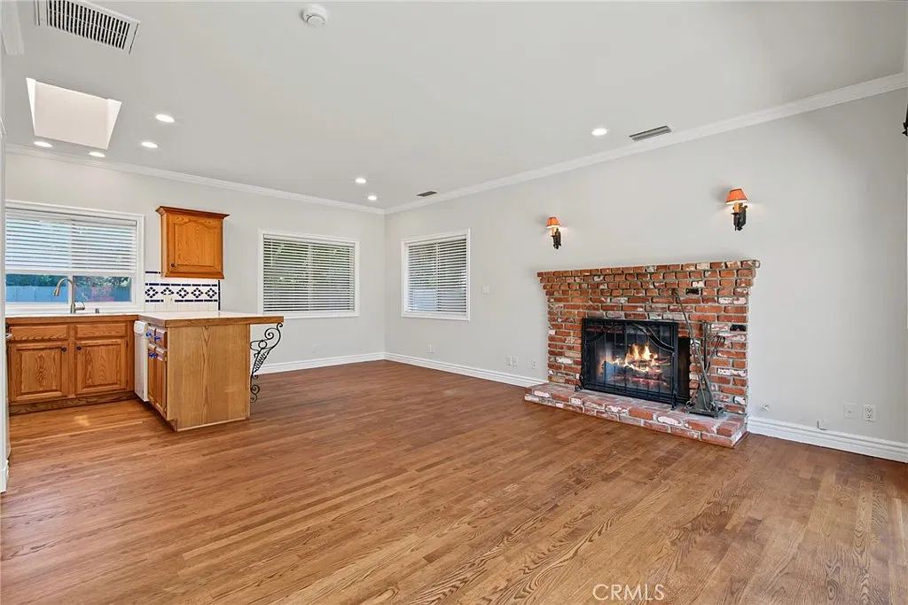 1 bed, 900 sqft, $3,450 — Photo 3
