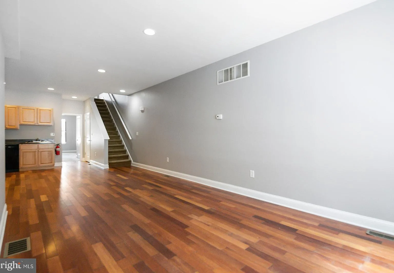 4 bed, 2252 sqft, $1,600 — Photo 2