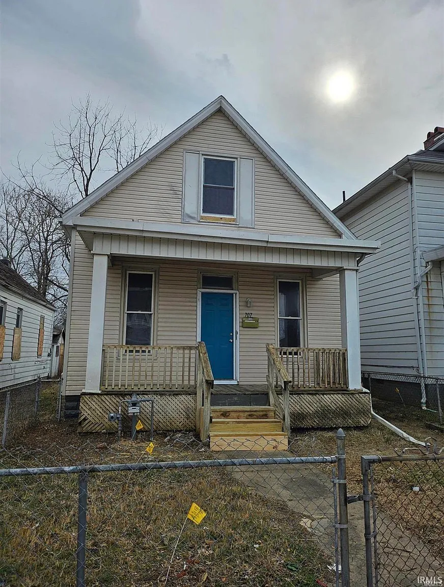 707 E Iowa St photo 1