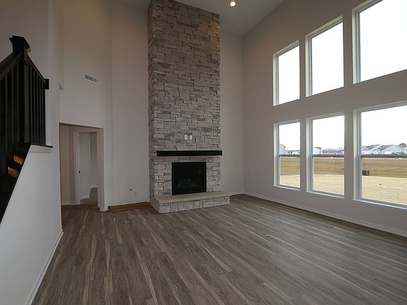 3rd image of 10601 Oak Bend Dr