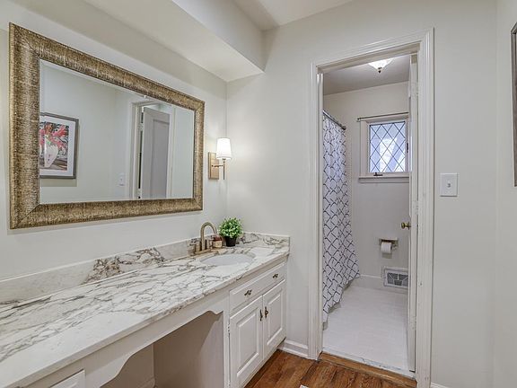 5th image of 8449 Somerset Dr