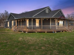 801 N Davis St, West, TX 76691