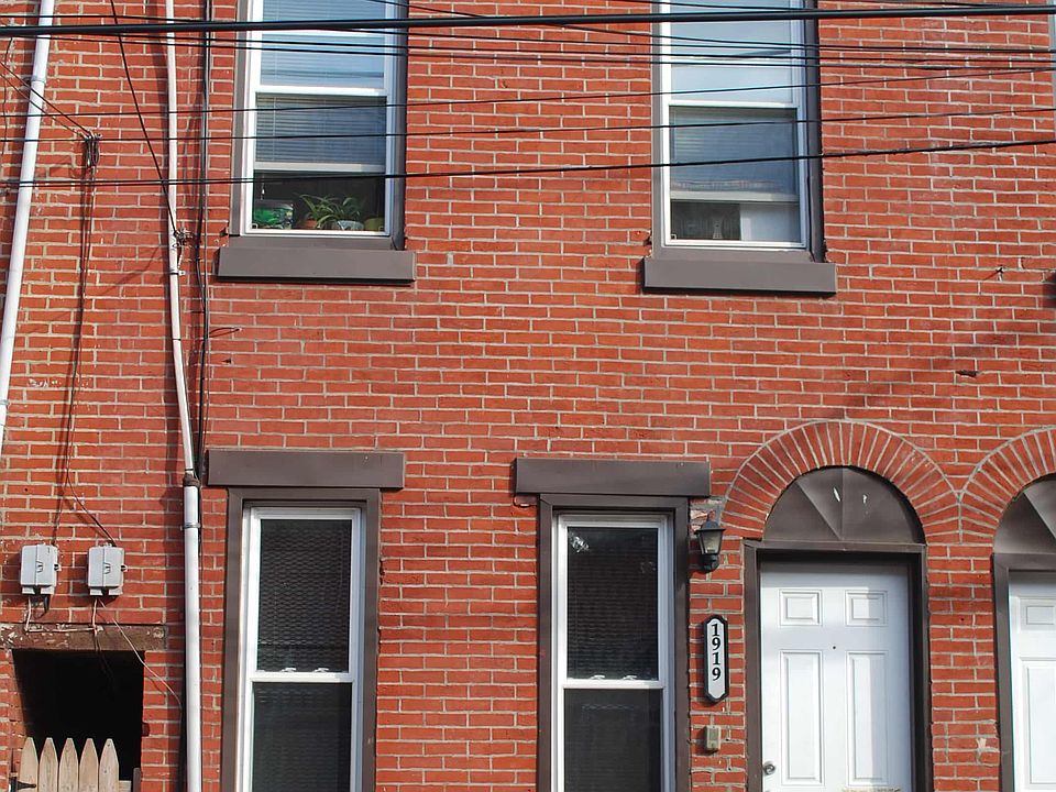 1st image of 1917-19 N Darien St