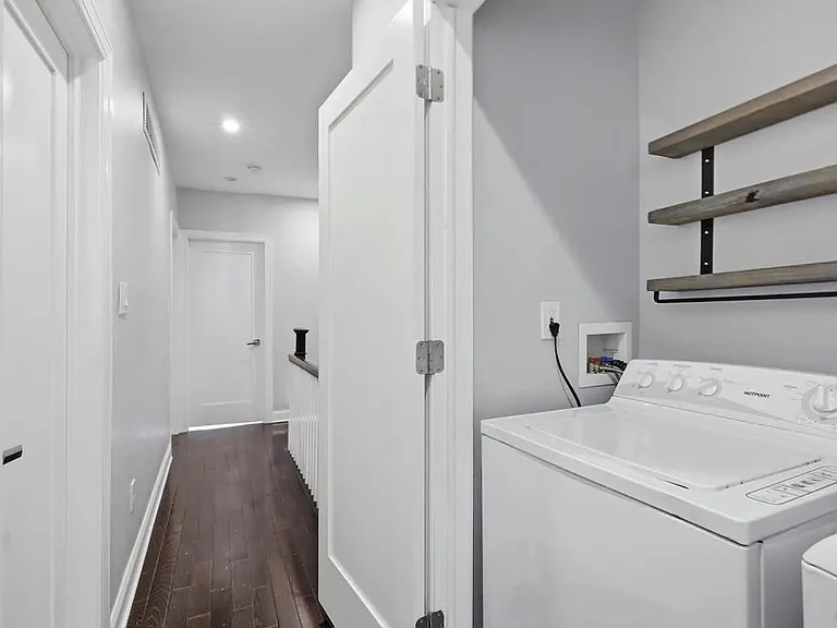 308 Roseberry St — Photo 17