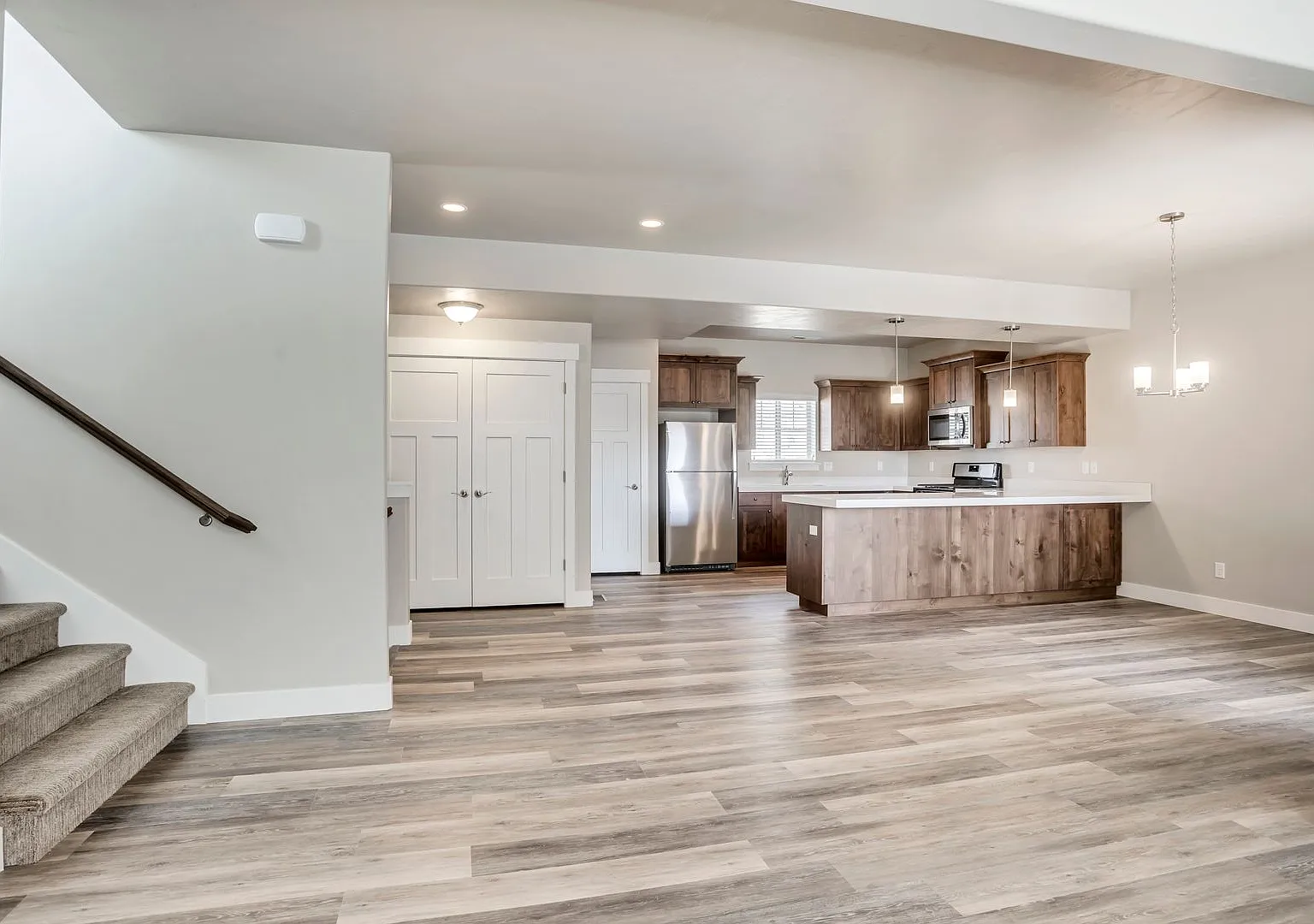 Gorgeous 3 Bed Townhome - Provo's Southeast Bench — Photo 2