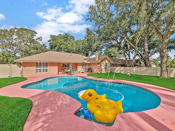 4th image of 2207 Broad Water Dr