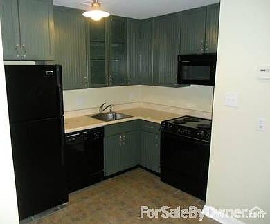 Kitchen with GE Appliance