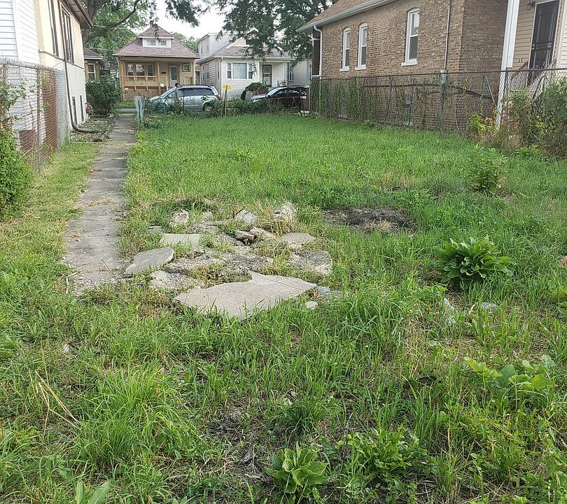 2nd image of 1338 W 98th Pl