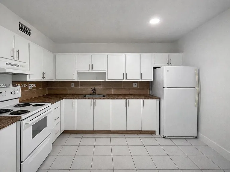 19255 NE 2nd Ave #2224 — Photo 3