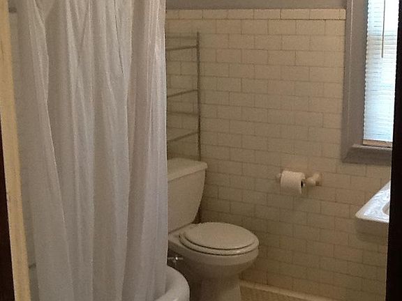 4th image of 12585 Clifton Blvd
