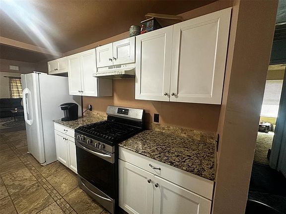 4th image of 5006 N Douglas Blvd