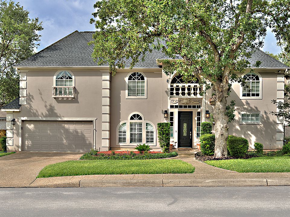 1st image of 2302 Fountain Way