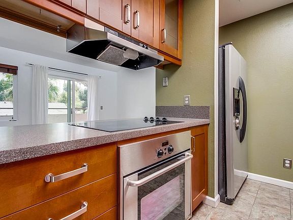 5th image of 4645 Mississippi St Unit 6