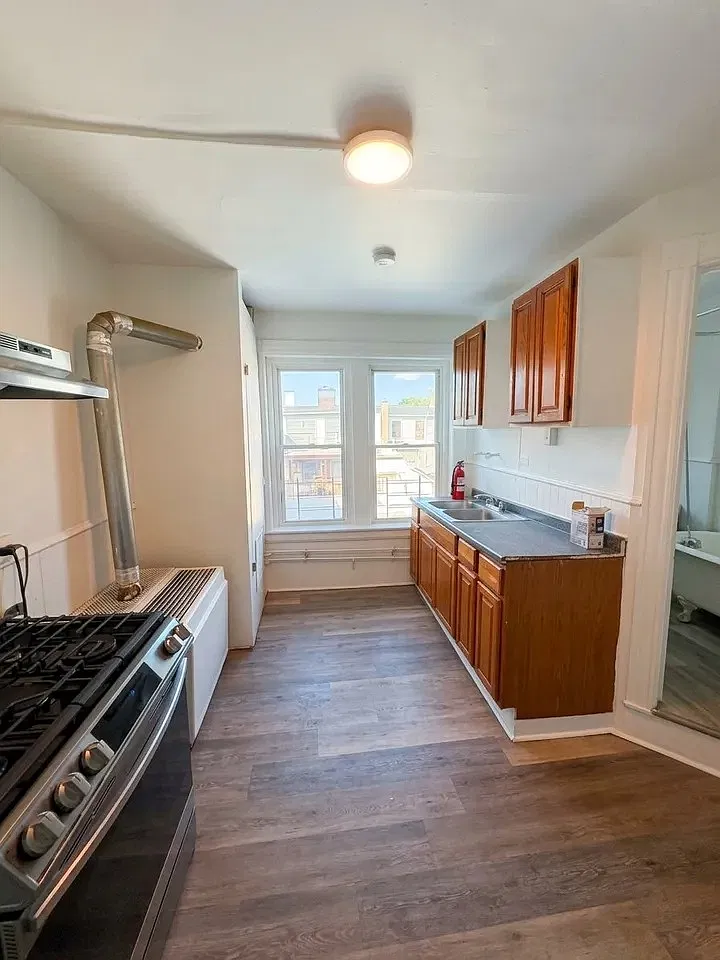 13 Academy St — Photo 4
