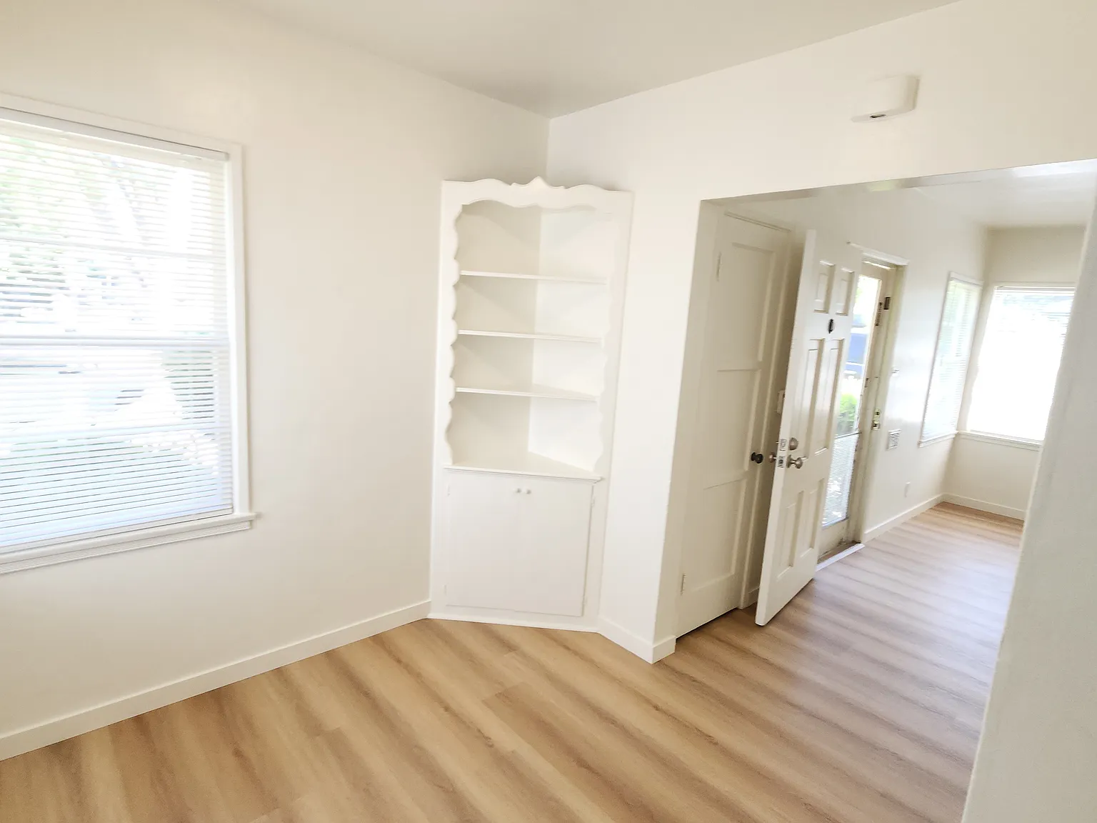 1030 Spazier Ave — Photo 4