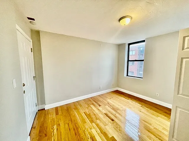 224 Hanover St #22 — Photo 10