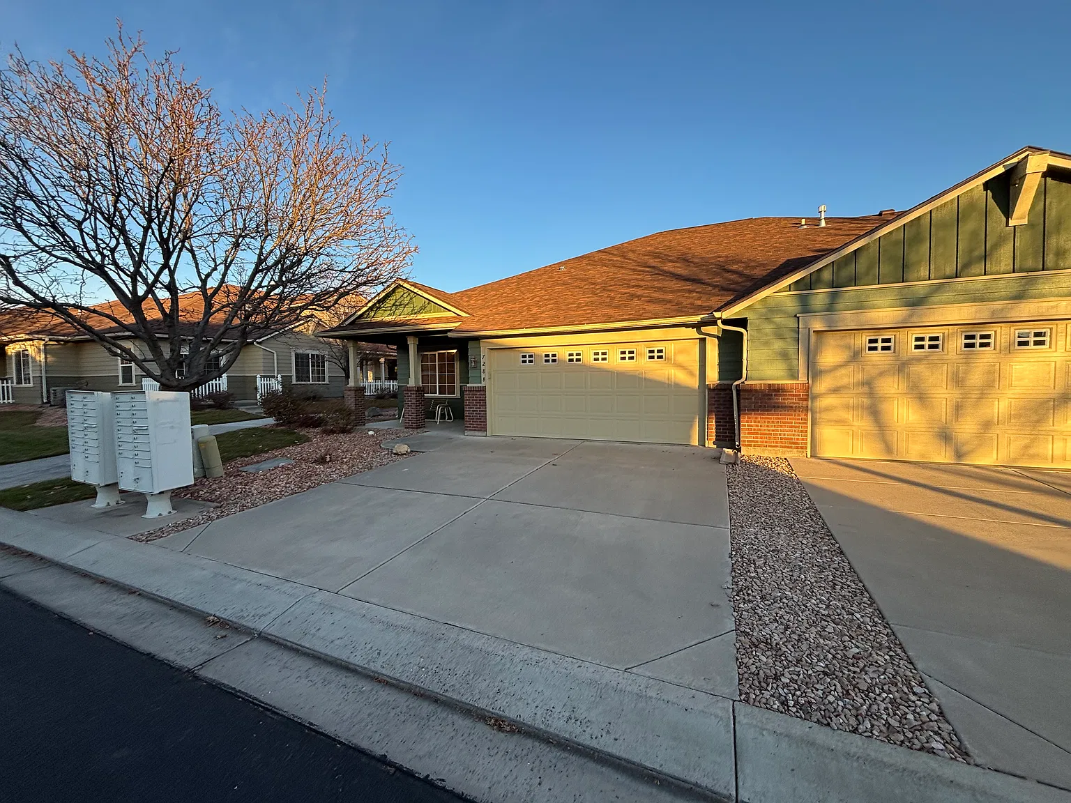 3 bed, 1627 sqft, $2,100 — Photo 1