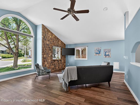 5th image of 463 Palmetto Dr