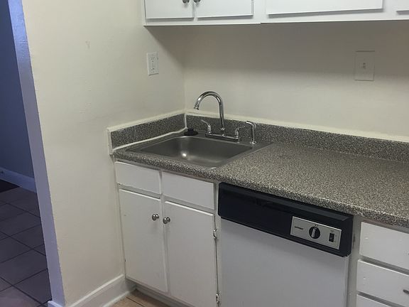 2nd image of 1528 California St APT 6