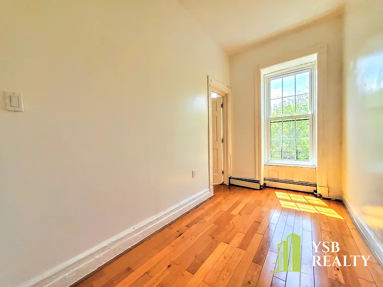 253 Vernon Ave #4 — Photo 13