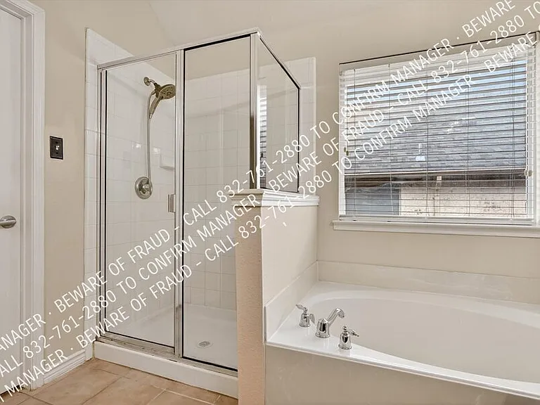 12079 Kingsville Dr — Photo 17