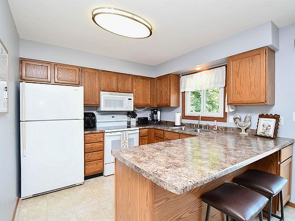 3rd image of 6508 W 52nd St