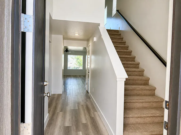 4107 E Phobos Ln — Photo 3