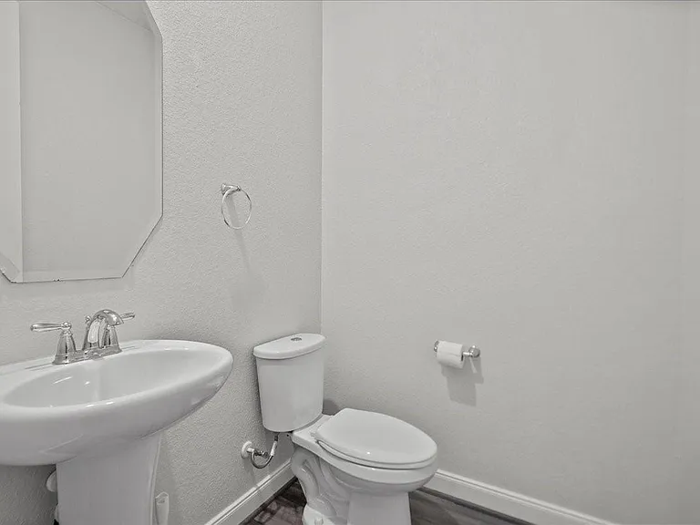 13814 Russell Ct — Photo 21