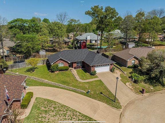 2nd image of 212 Red Oak Ln