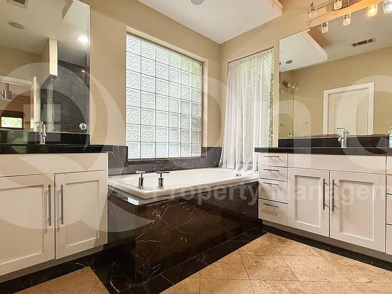 2502 Kinney Rd #A — Photo 11