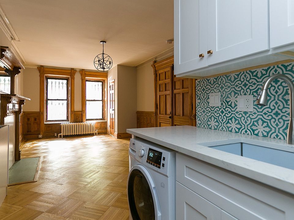 1st image of 325 Jefferson Ave APT Bf