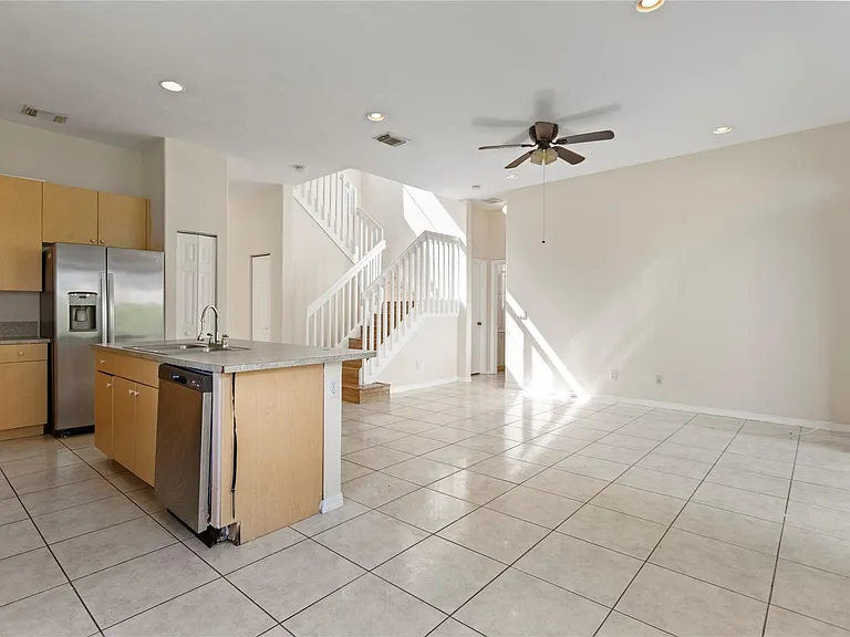 2215 NW 76th Ter — Photo 19