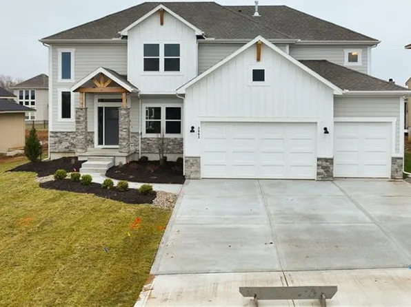 2063 NW Obrien Rd, Lees Summit, MO 64081
