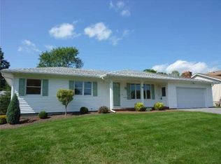 111 Crosby Ln, Rochester, NY 14612