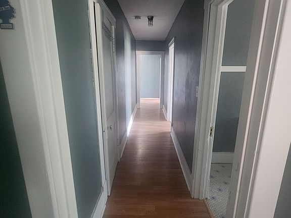 4th image of 1121 NE Perry Ave #4