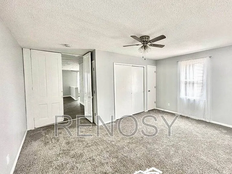 105 E 3rd Ave — Photo 23