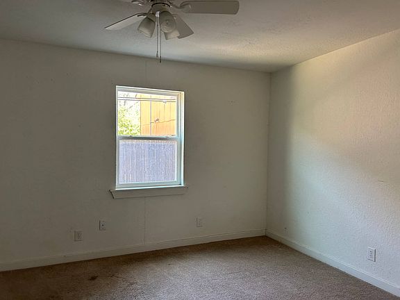 3rd image of 2104 Jerome Dr #E