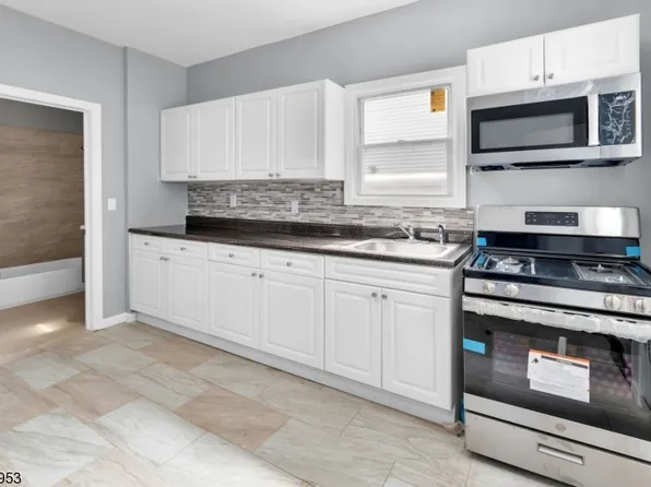 82 Shaw Ave, Newark City, NJ 07112