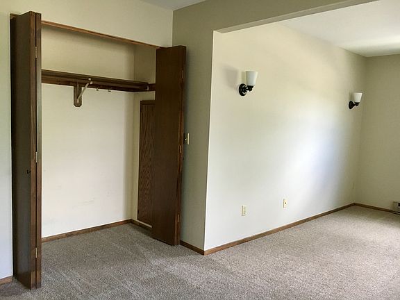 5th image of W156N11355 Pilgrim Rd #3