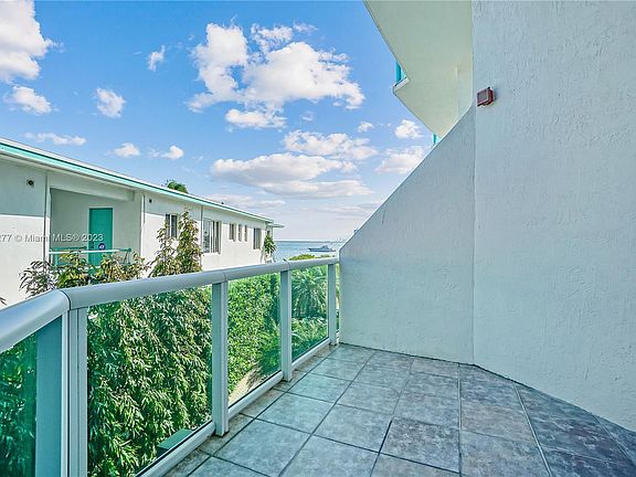 4th image of 2000 Bay Dr APT 202