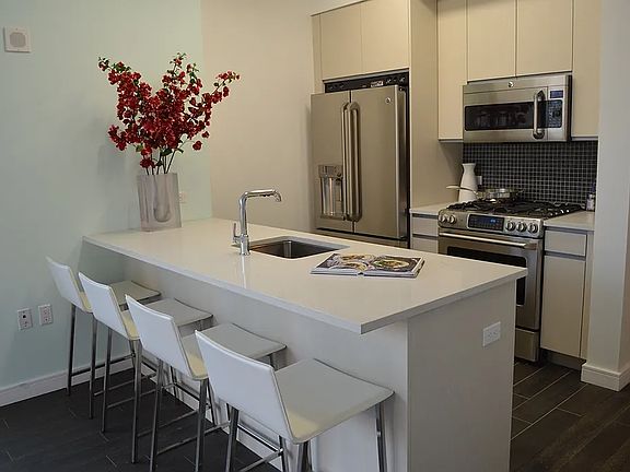 2nd image of 309 Gold St APT 34A