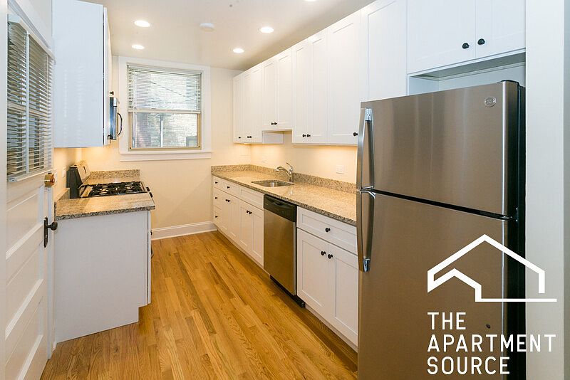1st image of 914 Crain St APT B-3n
