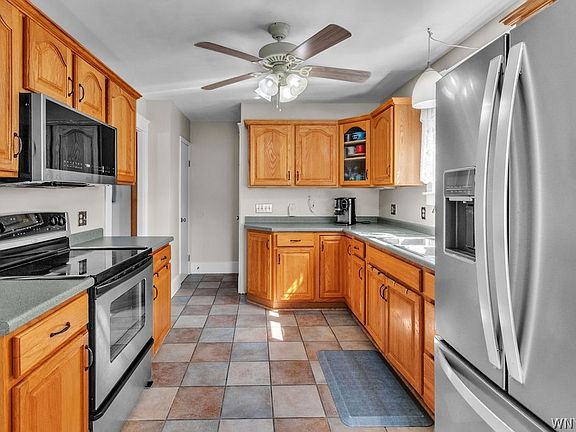 5th image of 95 Princeton Blvd